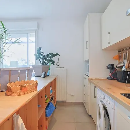 Air-conditioned South-facing Apartment